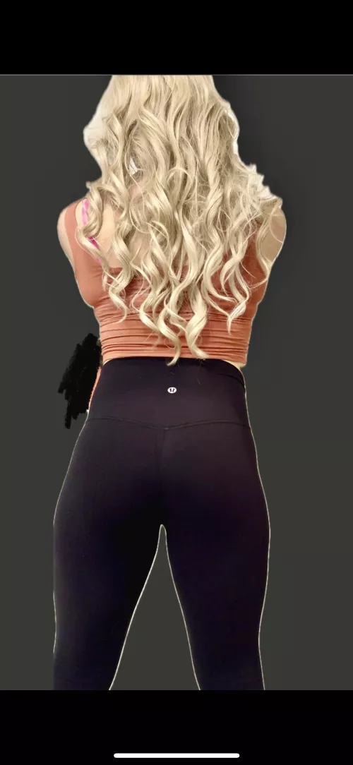 Where should I sit? by nikkifem756