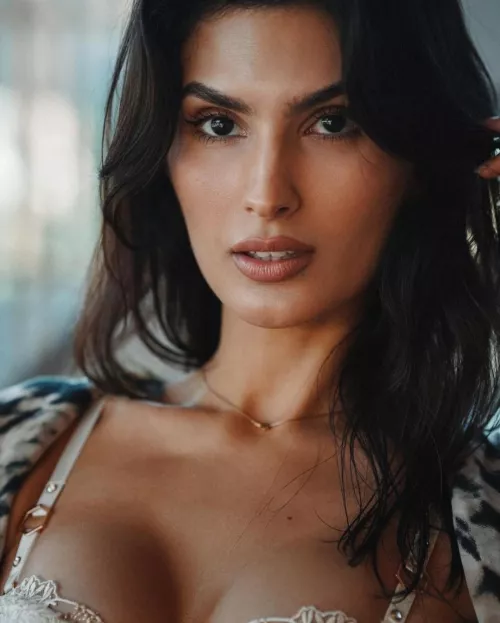 Yael Aris by RexMarrakesh