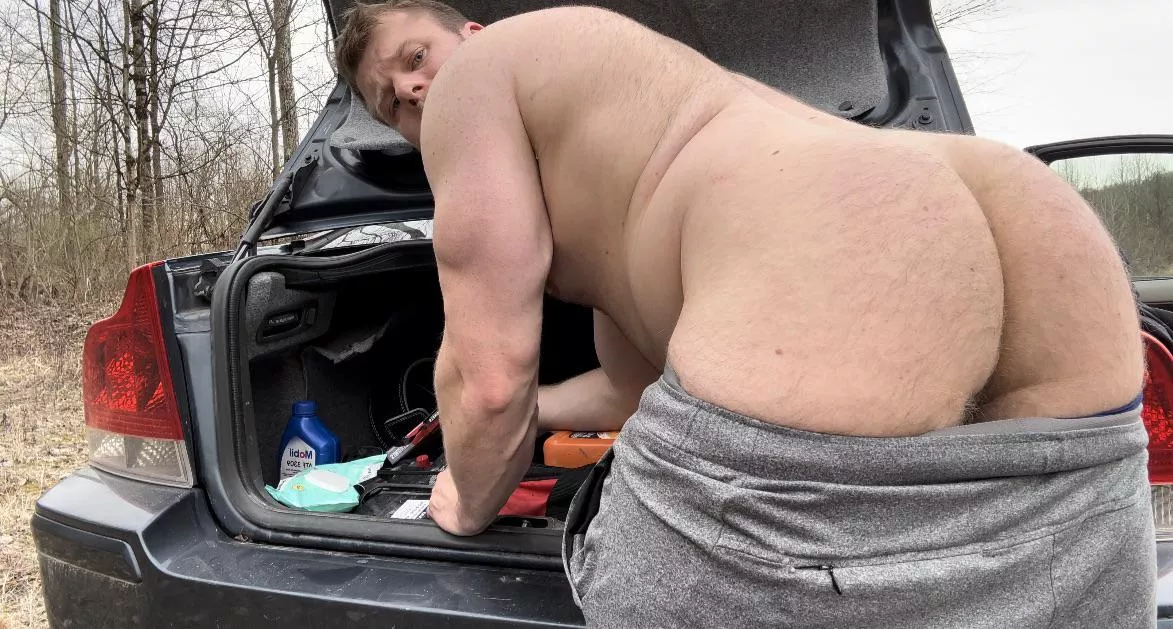 Your roadside assistance is here! posted by muscledadddyxxx