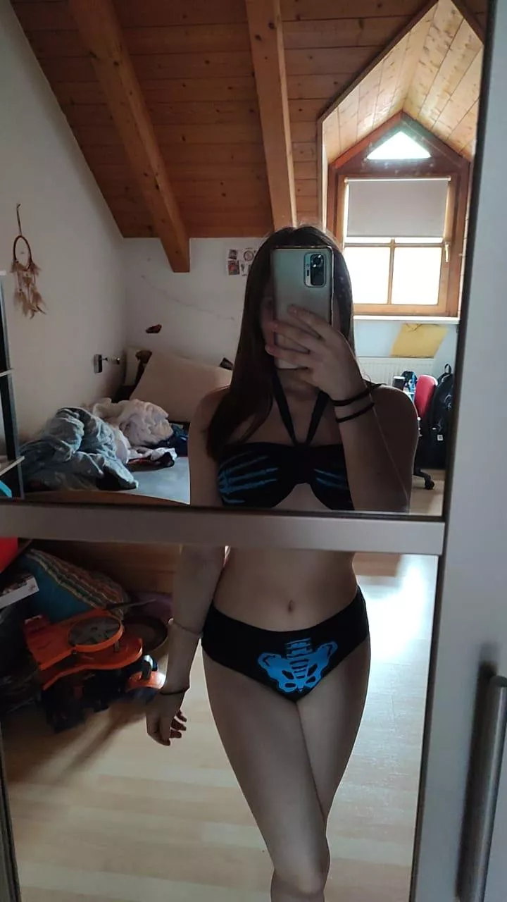 [18] pls just ignore the messy backround🥲 posted by Sina_Oder_So