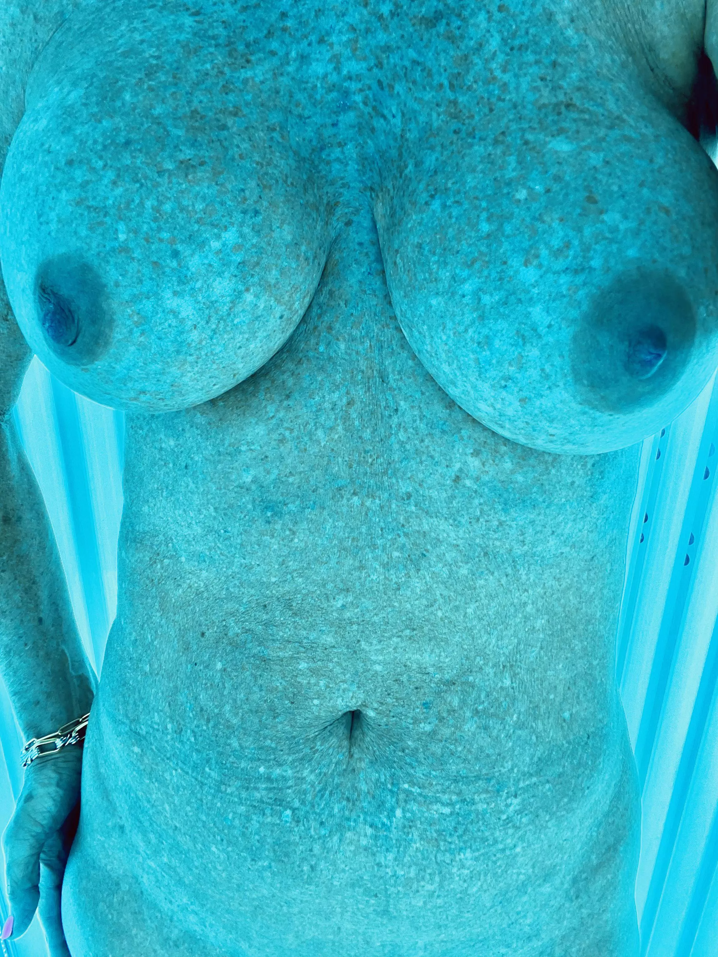 A selfie before I take care of myself in the tanning salon posted by NawtyHellcat