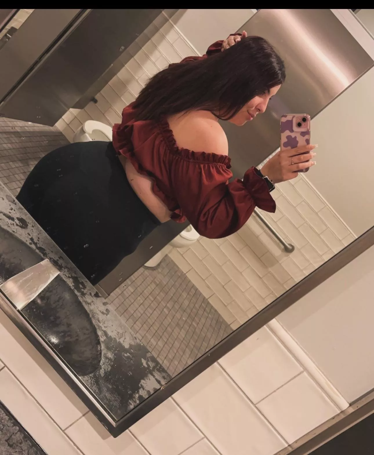 Any girls wanna spit on my pussy and rub clits? posted by phatassxoxo