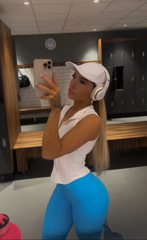 can i be your gym buddy [f] by Blak_Soul65