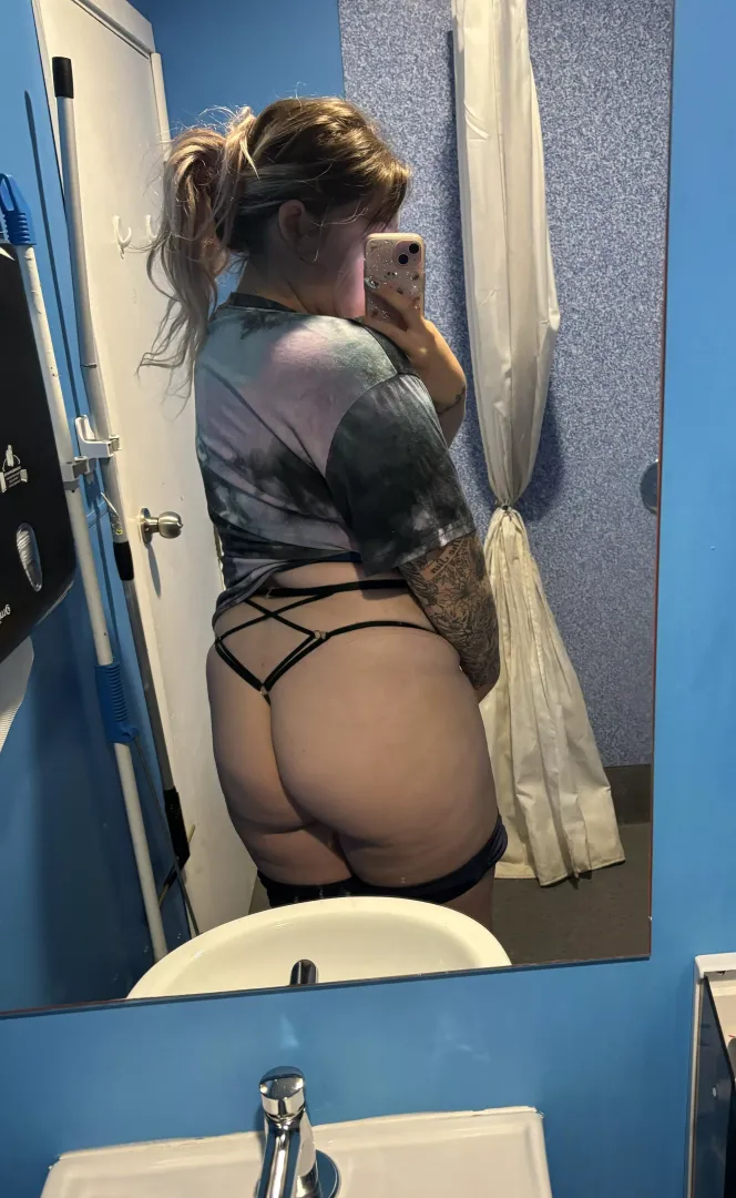 Cellulite is sexy 😉 by Classic_Throat4237