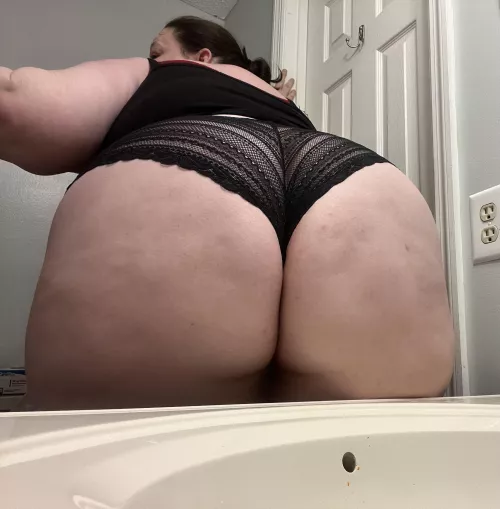 Comment 😘if you’d kiss this 🍑 by BarnacleAdept8903