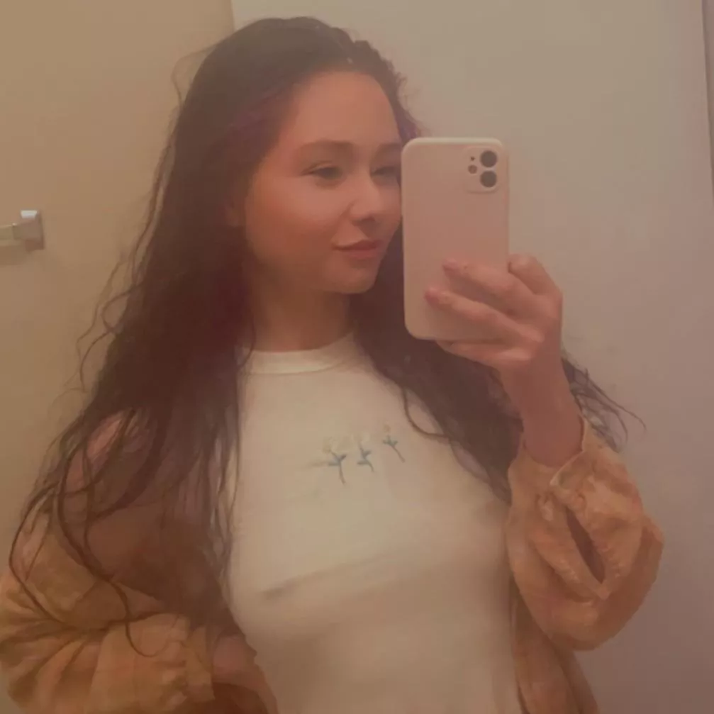 Cute Pierced Alt Girl posted by nottheghxst