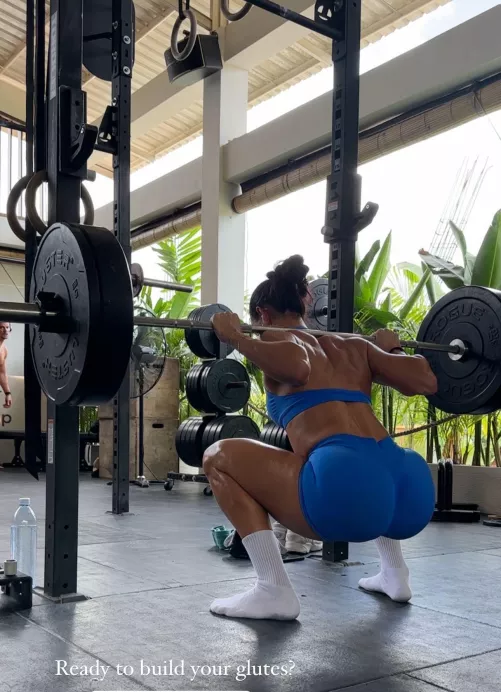 Danielle Robertson by Gal-Son