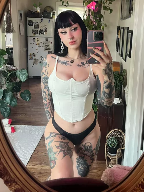 Do i make you weak? by bustylildevil