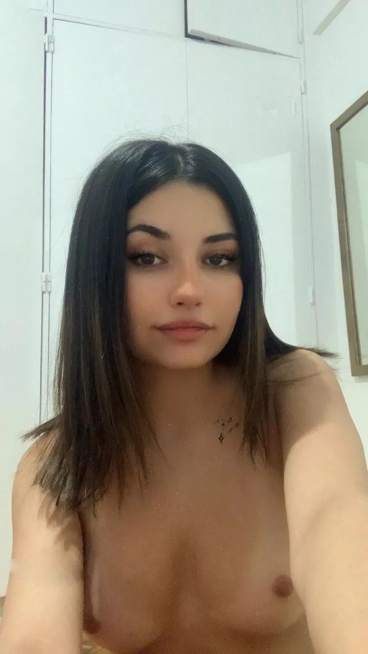 do you like cute latinas posted by dolde1234cp