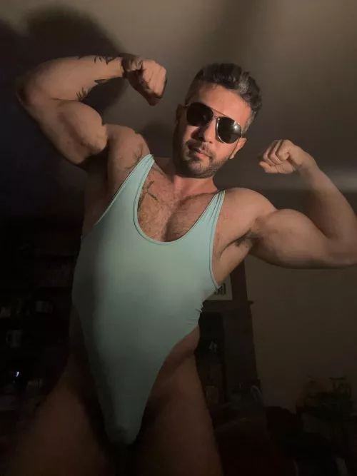 Flexing for the first time by KejzanLux