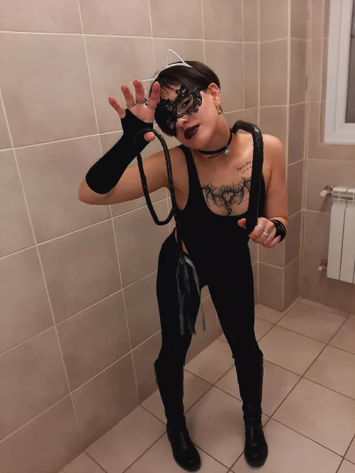 For it to be your exclusive kitten you must entertain me. by cutebaaby