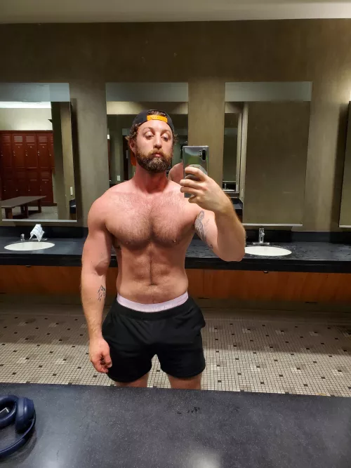 Happy Tuesday  by R2D33Z3DNUTZ