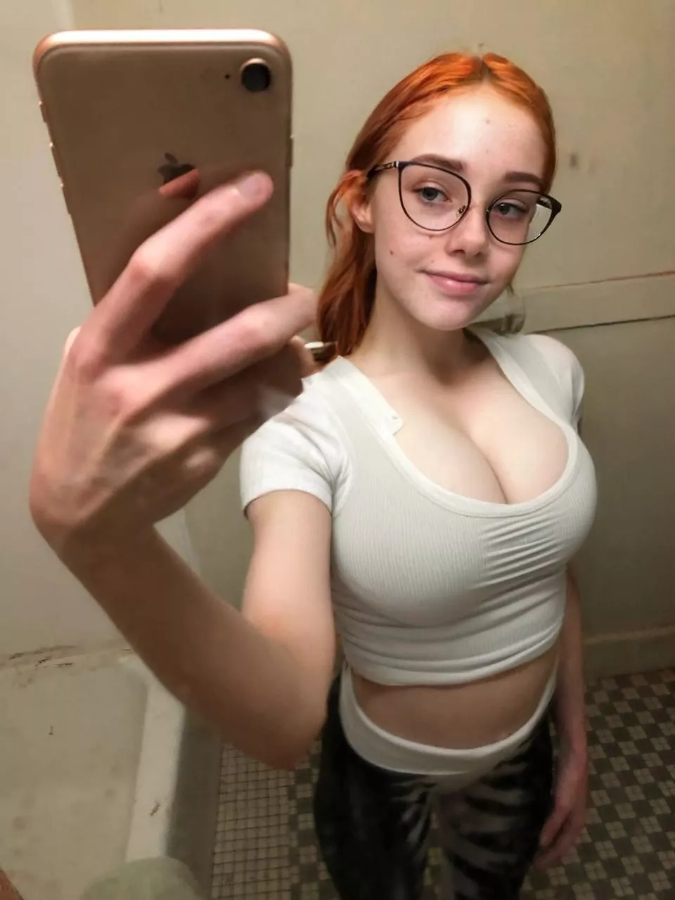 Hiii i miss my hair being this color 🤭 posted by Noughty_Kudit