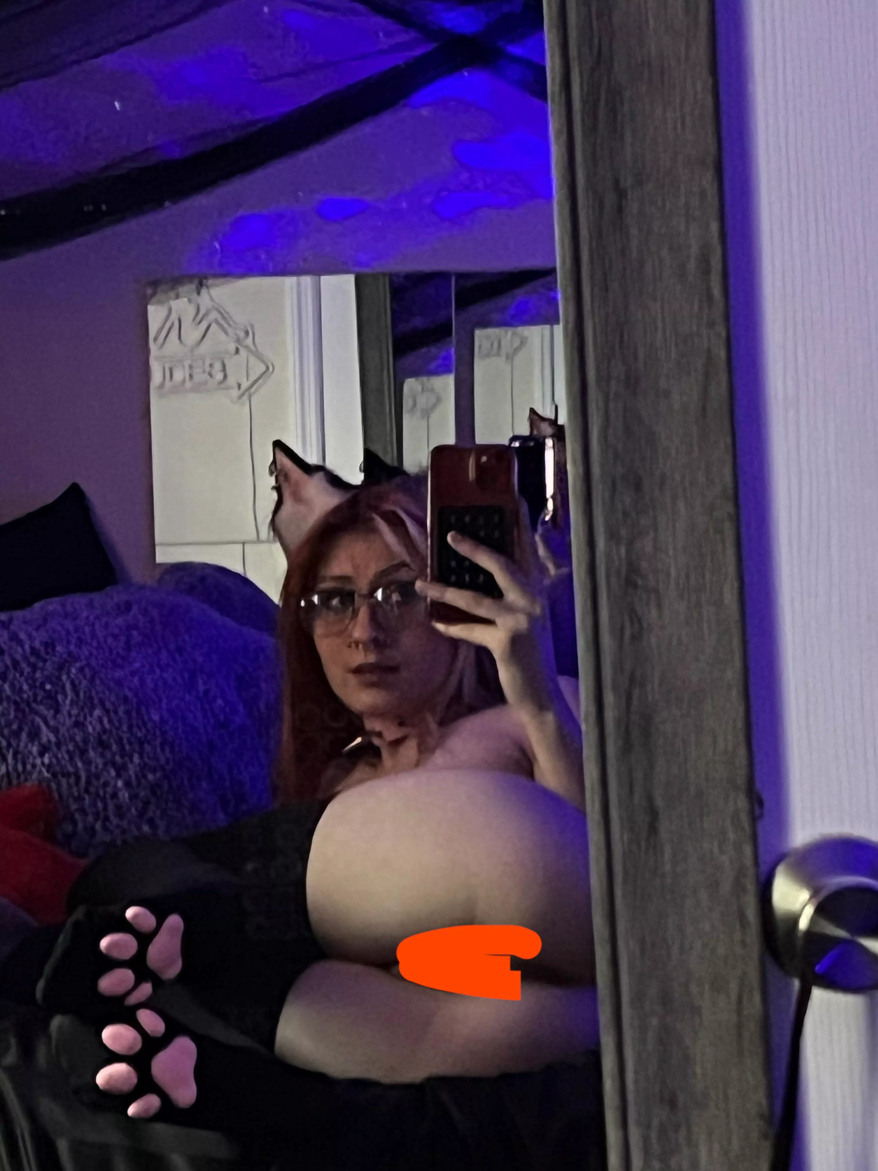 in search of nerdy gamer bf to send all of my doggy nudes to  posted by executionergf