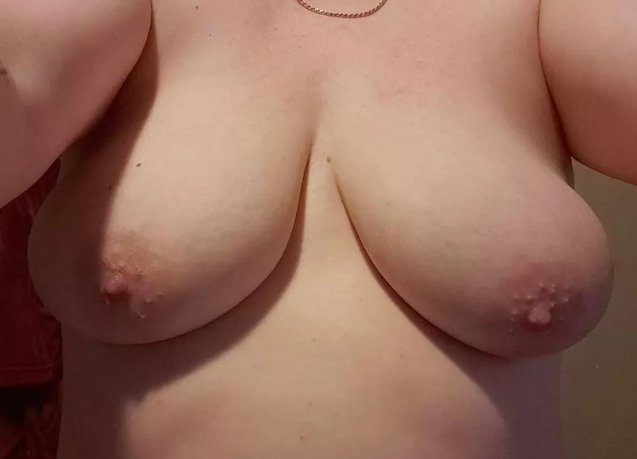 I've been a naughty girl today. Are you sucking these or are you cumming on them? posted by Swimming-Spell6875