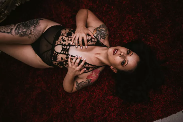 My slender body looks even sexier in these nets by sexmania23