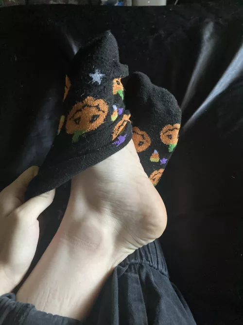 [selling] Who else loves a relaxing day off~Selling pantys/socks/bras/vials/digital by SlutSellingSocks