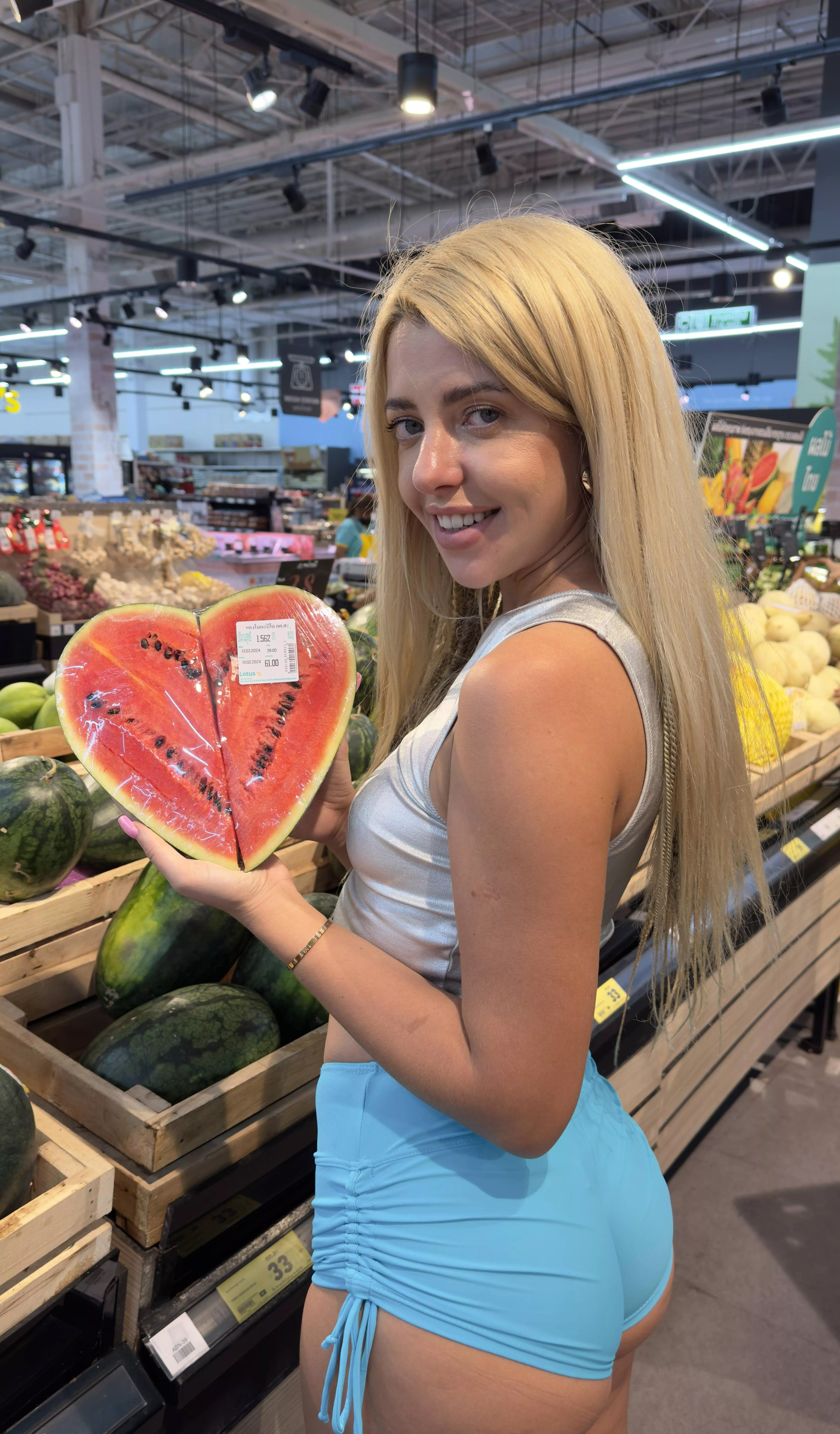 Shall we go shopping at the store posted by RoyalSexyLioness