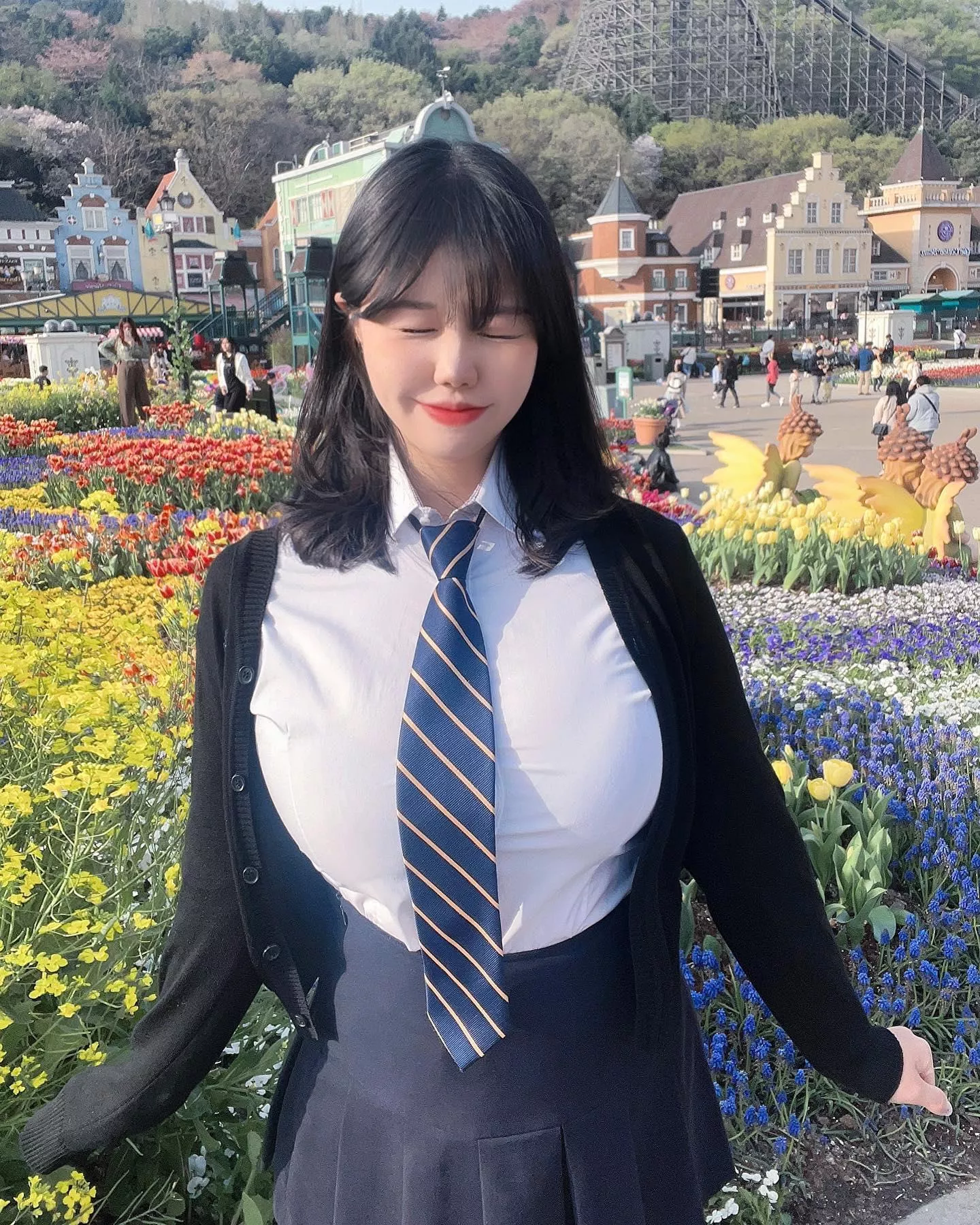 tie & white shirt posted by figurephilosopher