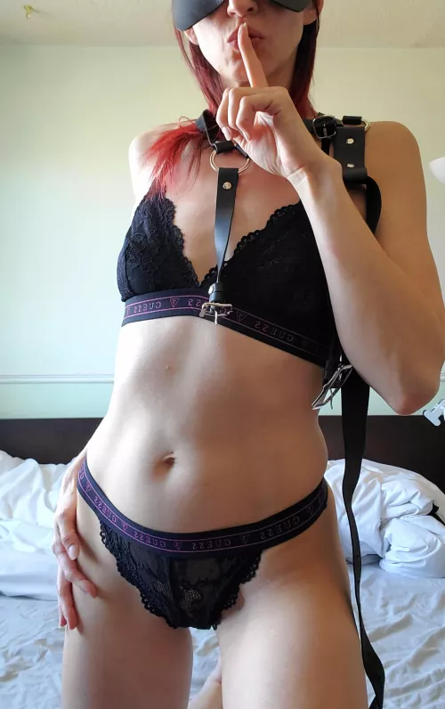 We won't tell anybody you stopped by.. by popruzhinka