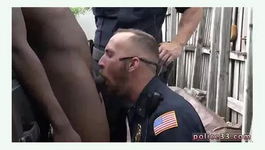 Which is hotter🥵? A uniformed Cop gibing a blowjob or receiving a blowjob? posted by Aggressive_Meet_2258
