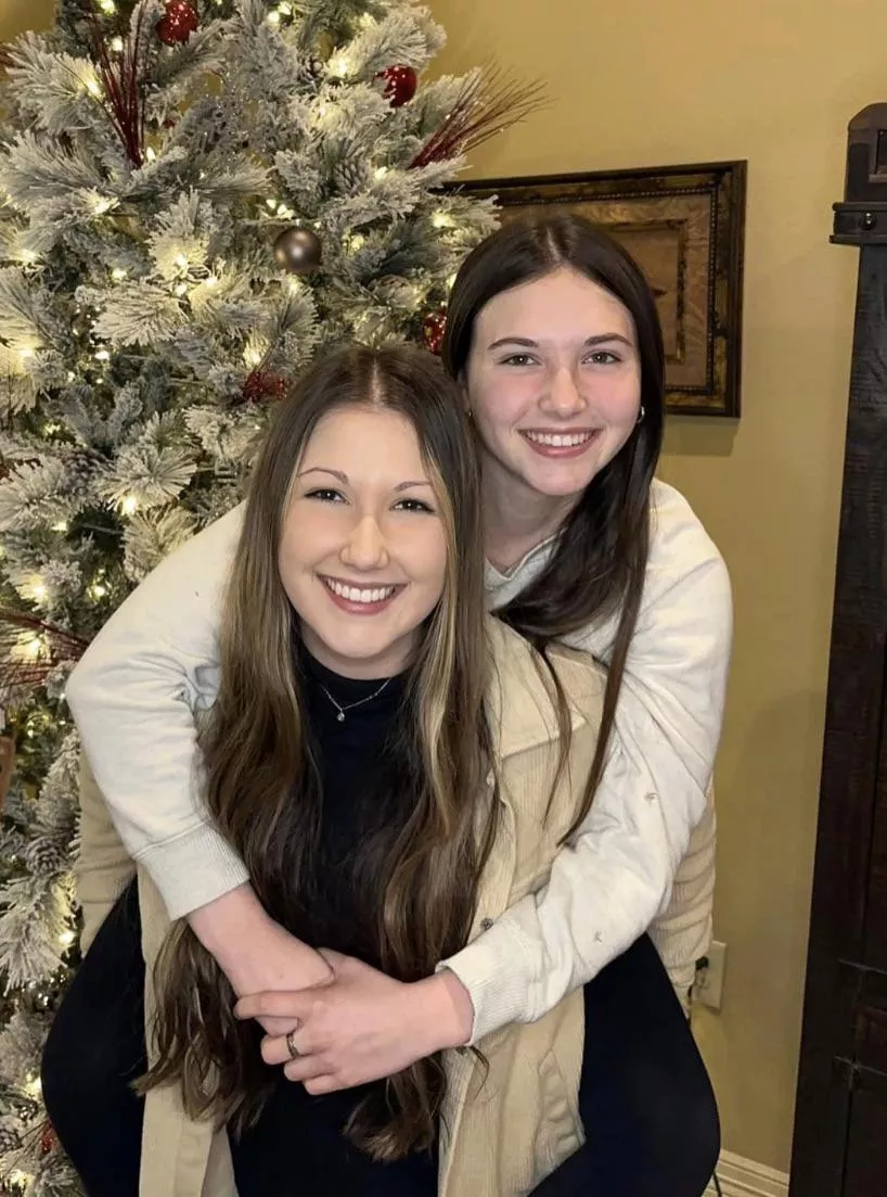 Which sister? [2]  posted by FrequentlyFlux