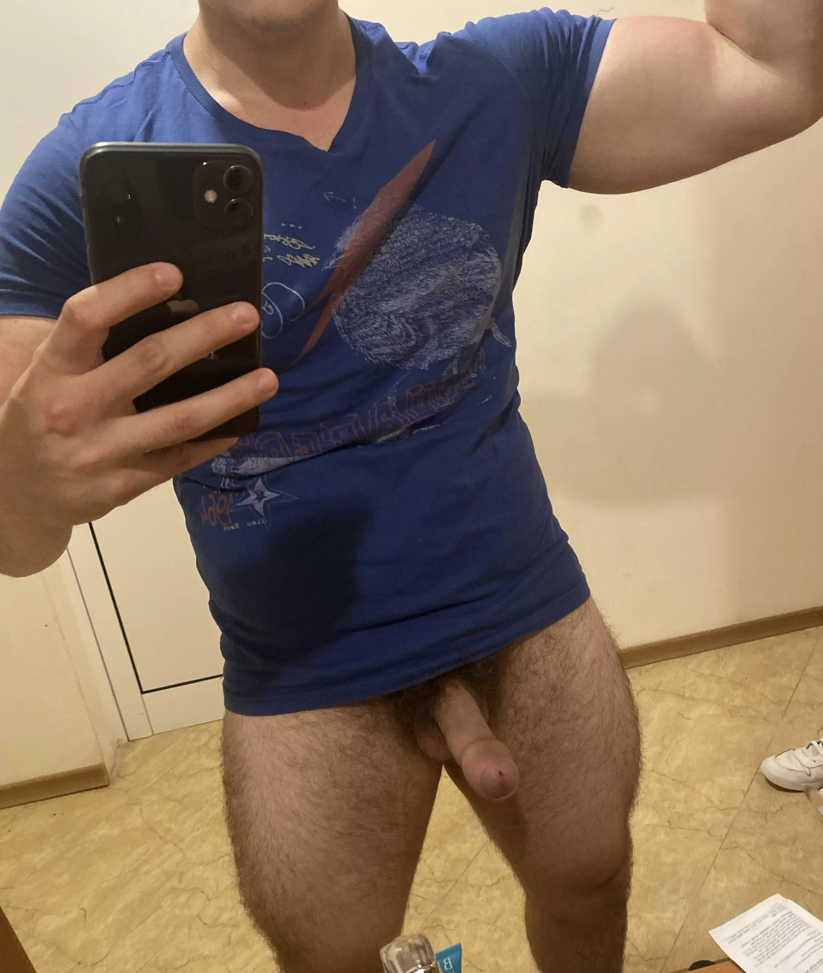 Who wants backshots from a student 😩? [20] posted by Horny-Daddie