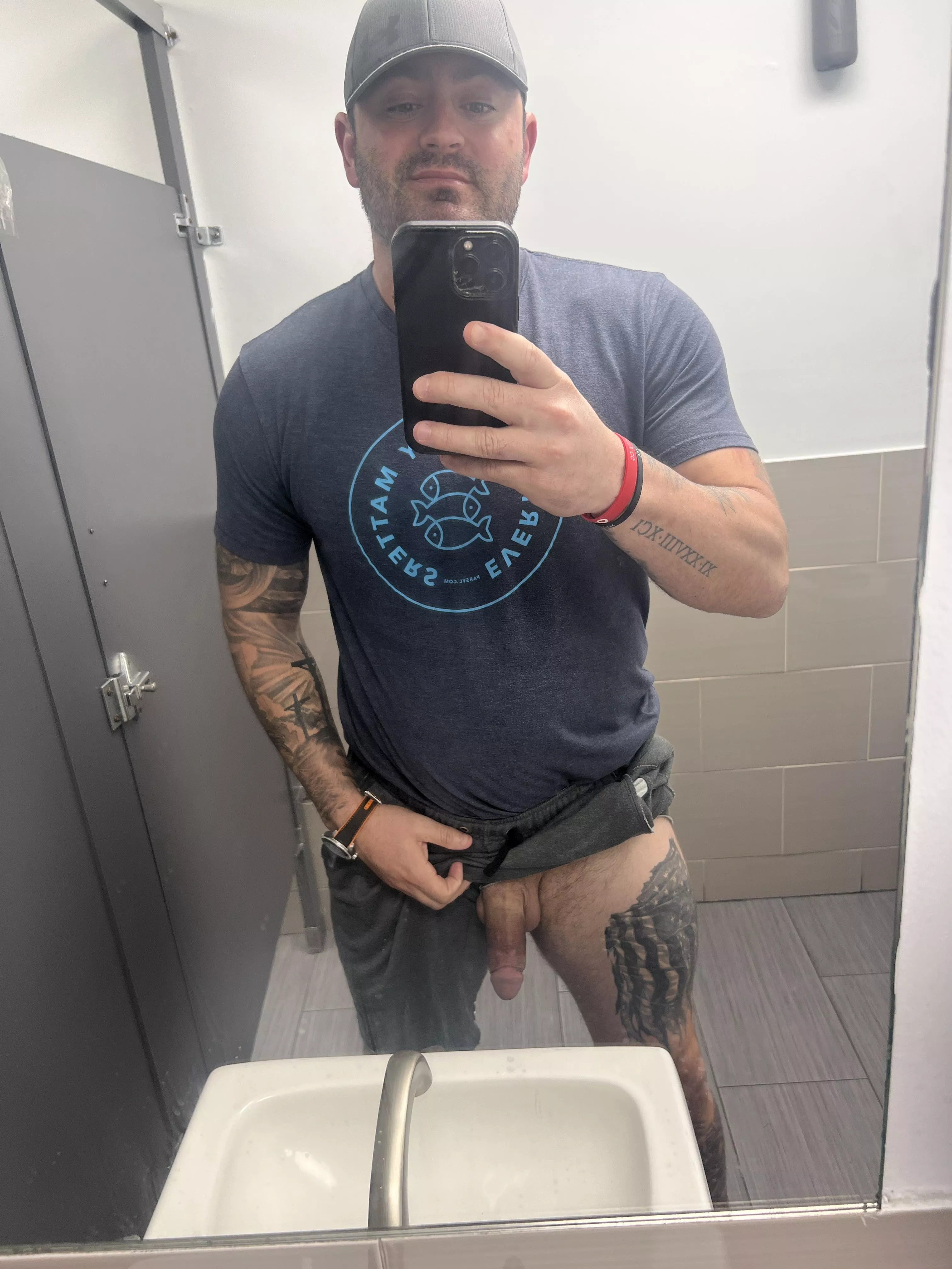 Work selfie :) posted by Desperate_Bicycle598