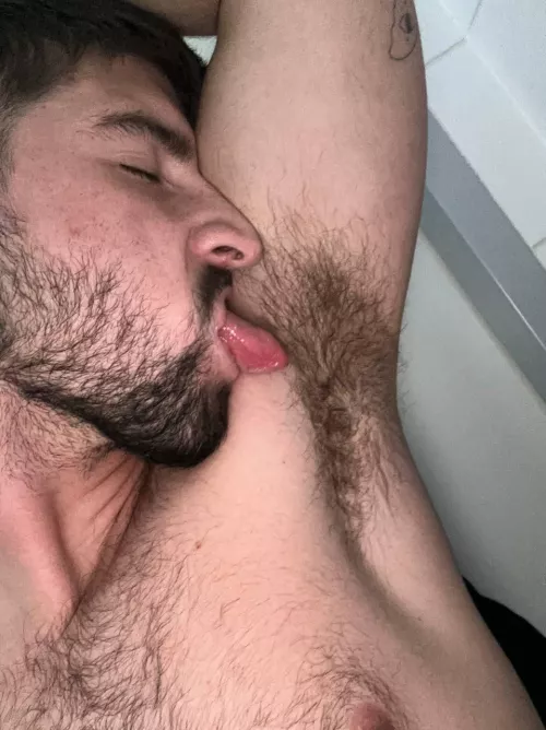 24 stud 😇 looking for a rich and generous partner to explore my gayness. Im really curious and open to try new things. Telegram: Noxian21 by Yellow_Gum_Stoner