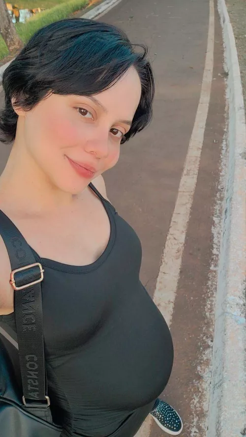 Active walks at 27 weeks pregnant by Baby_melyr