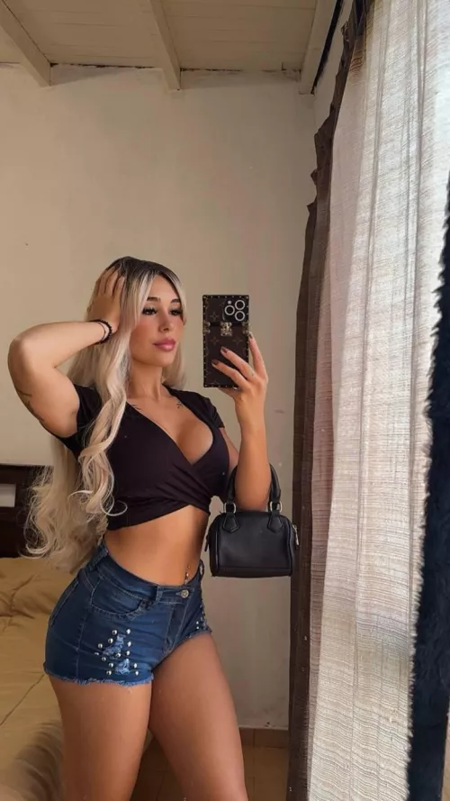 am i cute in this croptop? by hugocarv