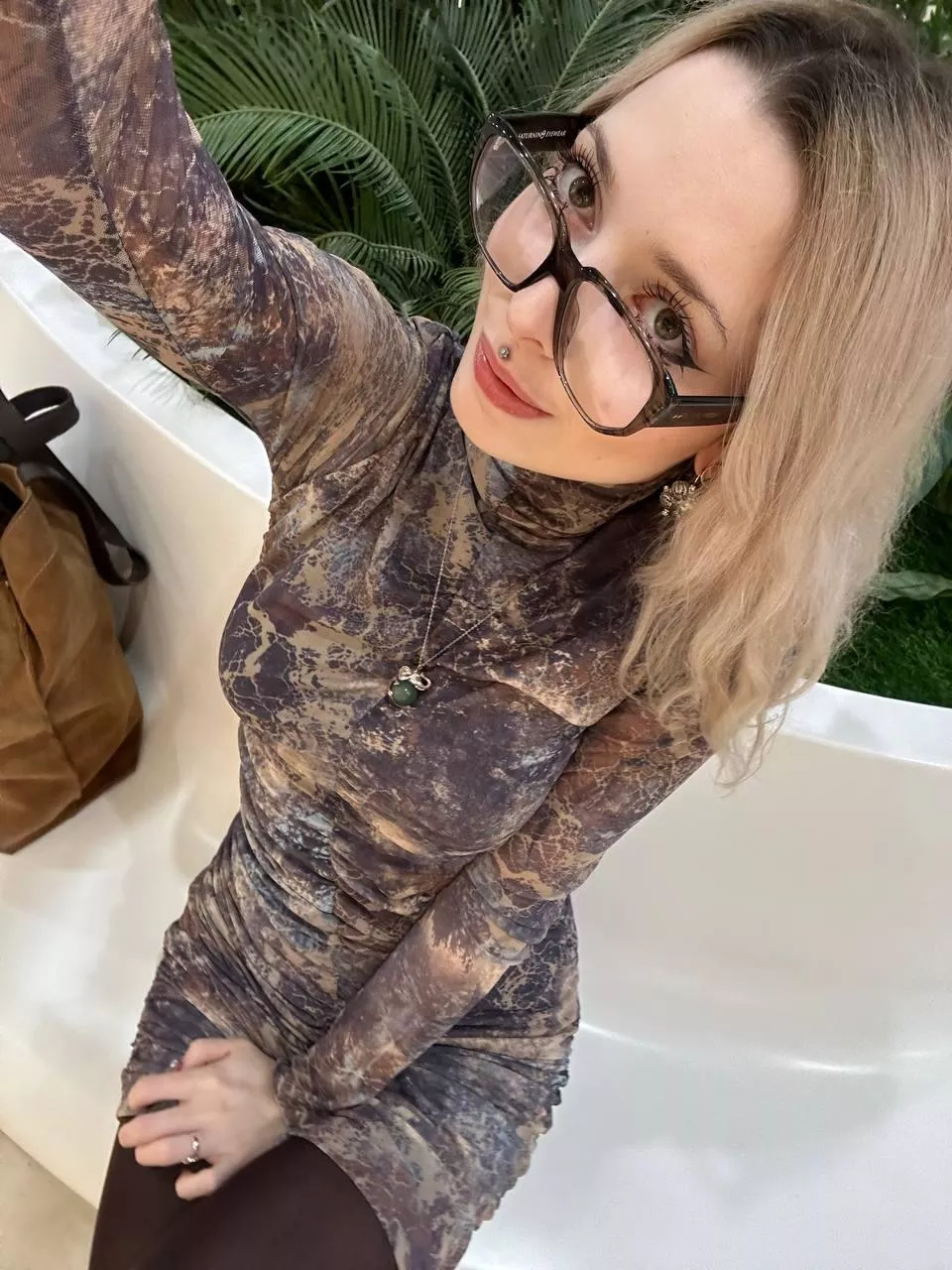 Boss, you are keeping me after work, what do I need to do? posted by HottiePetiteGirl