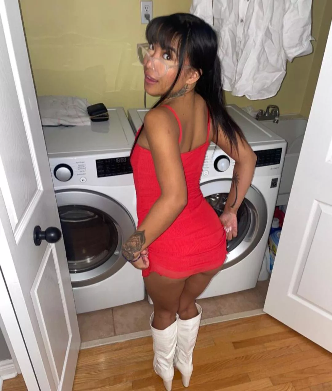 can you smash on here posted by asiandolldesires