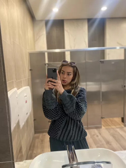 classy girls also look for boyfriend cause they won't waste their precious time waiting for the 