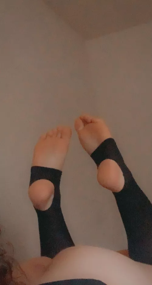 Does anyone like stirrups? 😝 by Locked_Lucy