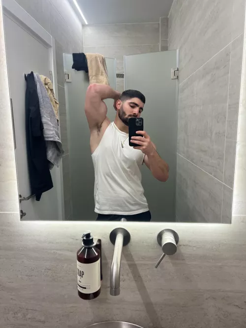Just picture your face in this armpit, getting squished by my biceps. by thebicepsking