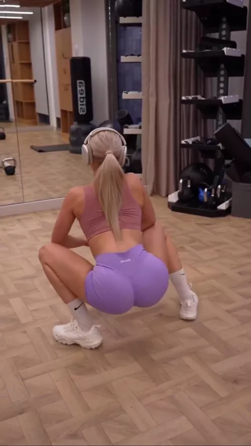 just stretching by cherries_rain