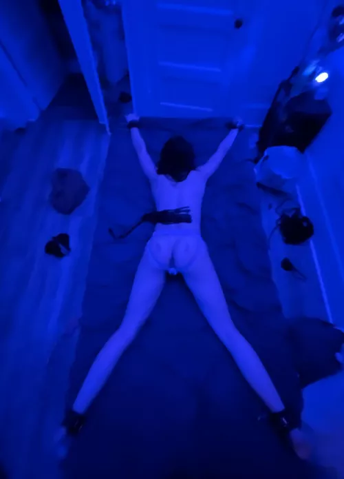 ready to do whatever kinky things you want from me  by snowhoe4life