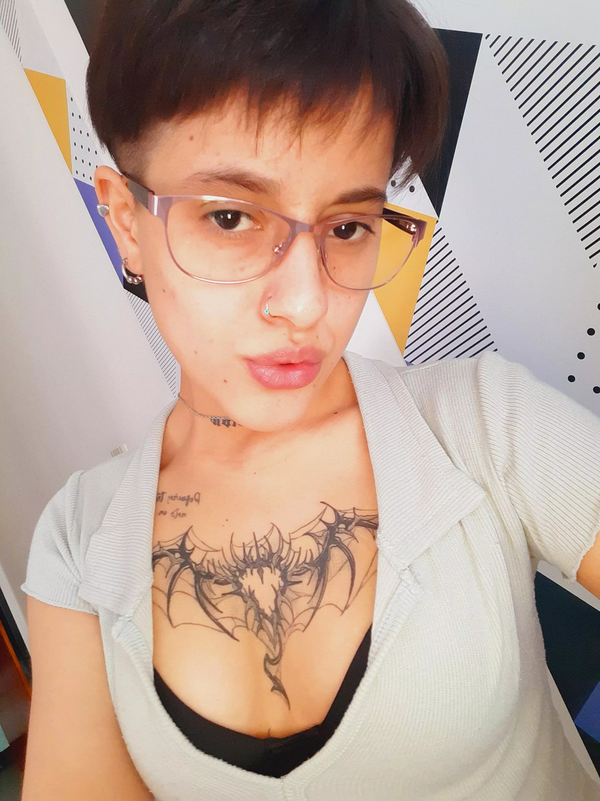 Short hair makes me sexier.🥵 posted by cutebaaby