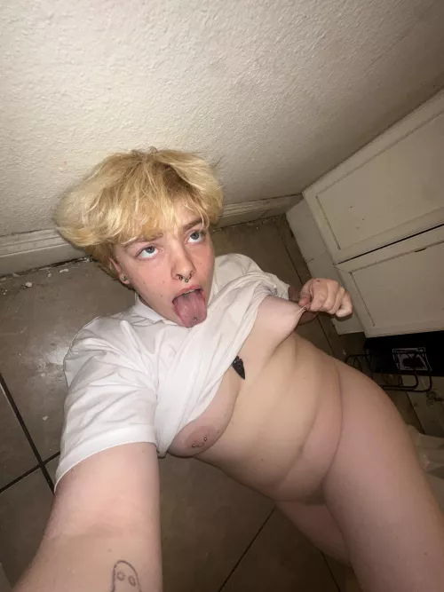 They posted my face pics I’m in a little too deep ;) by Worried-Phase9142