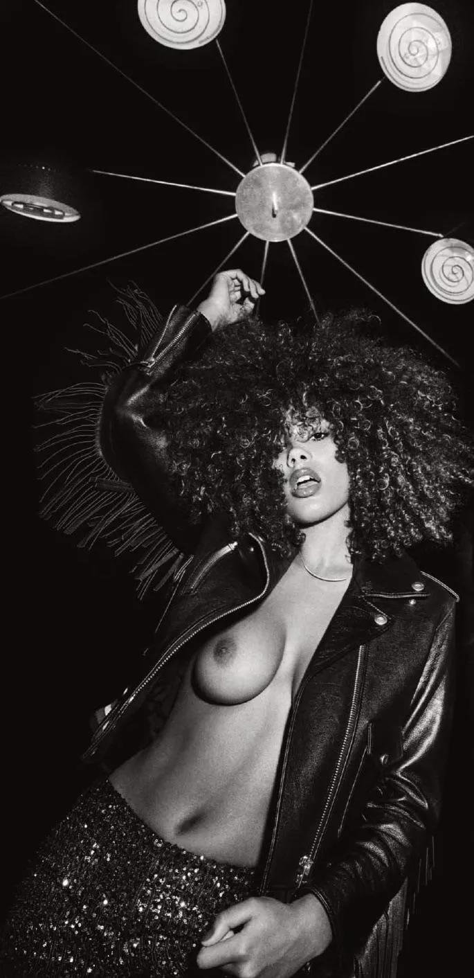 Tina Kunakey posted by marlons96