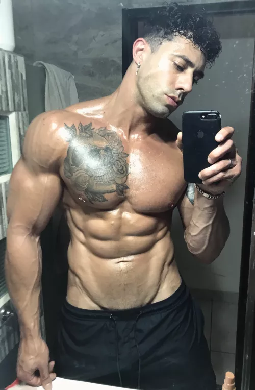 What do u think about my V? by TattooedMuscled