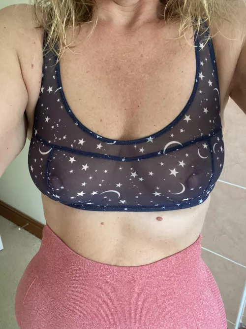 Who’s up (f)or a workout? Hope the new top won’t be too distracting!  by Totalnaturalblonde