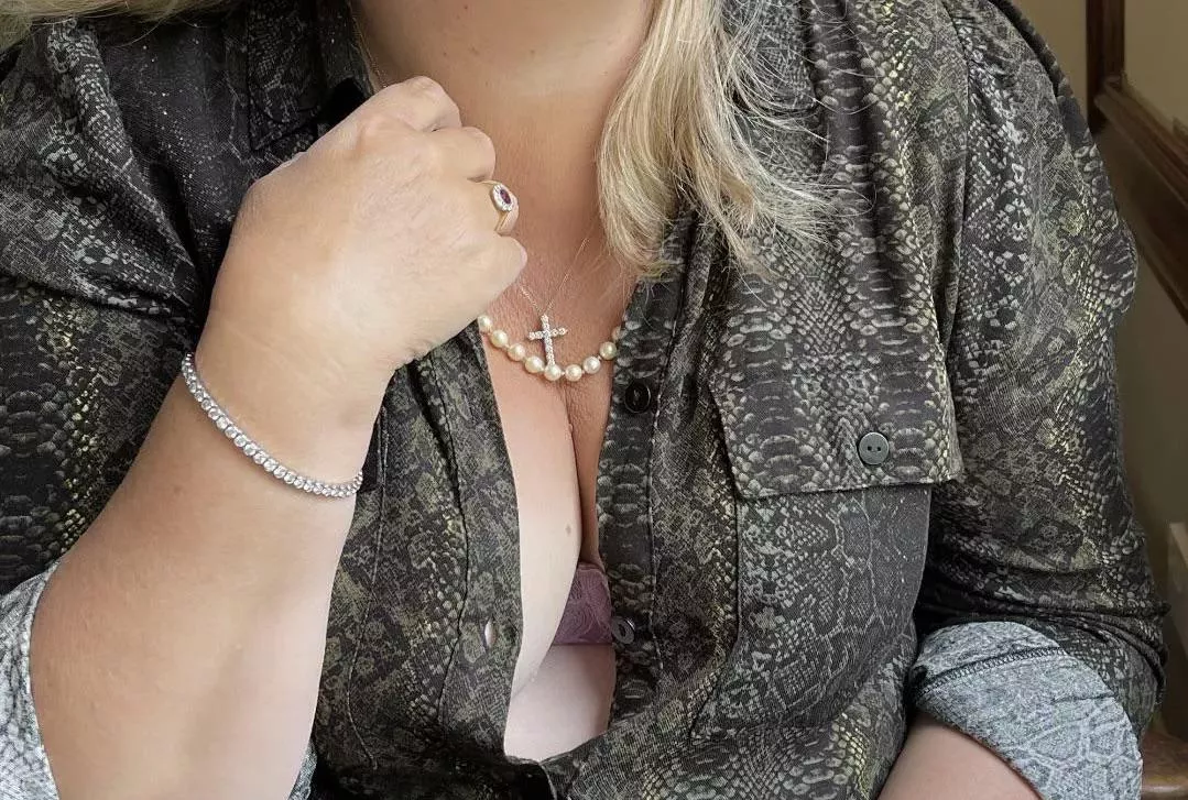 Yes I know the button is open but do I care …. Enjoy 😉  posted by bighandfull