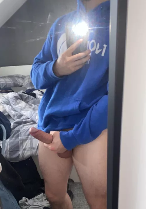 22 uk, need a smooth bussy to drain me. Snapchat: tayloryoungs00  by dondeeno_