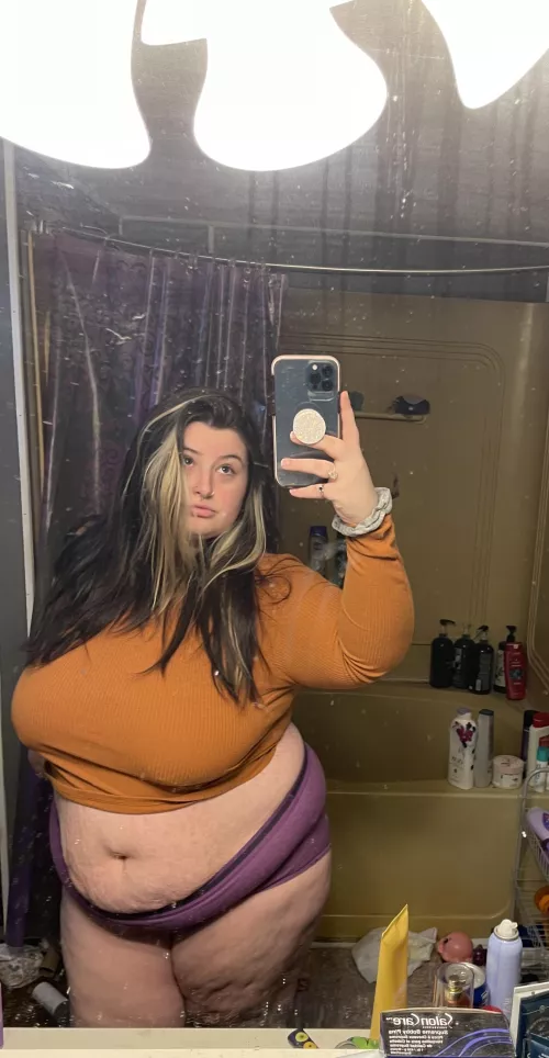 Am I too big? by penelopejadexo