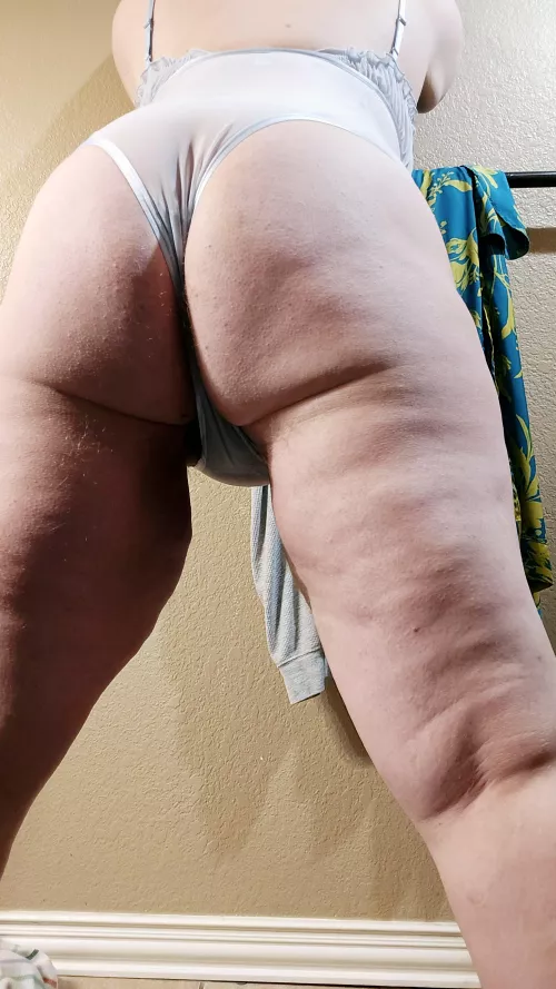 And so I continue my quest to post pictures of all my bodysuits by gebamami