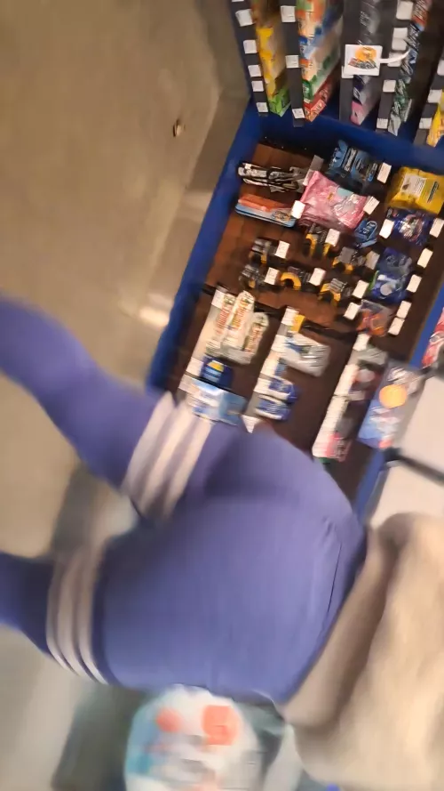 Ass leggings mom at gas station by Alternative_Fill_466