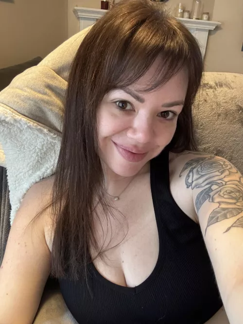 Bored waiting for someone to play with… by avajadeanderson