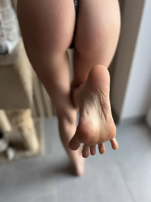 clean my fingers this time  by _ivannabelle